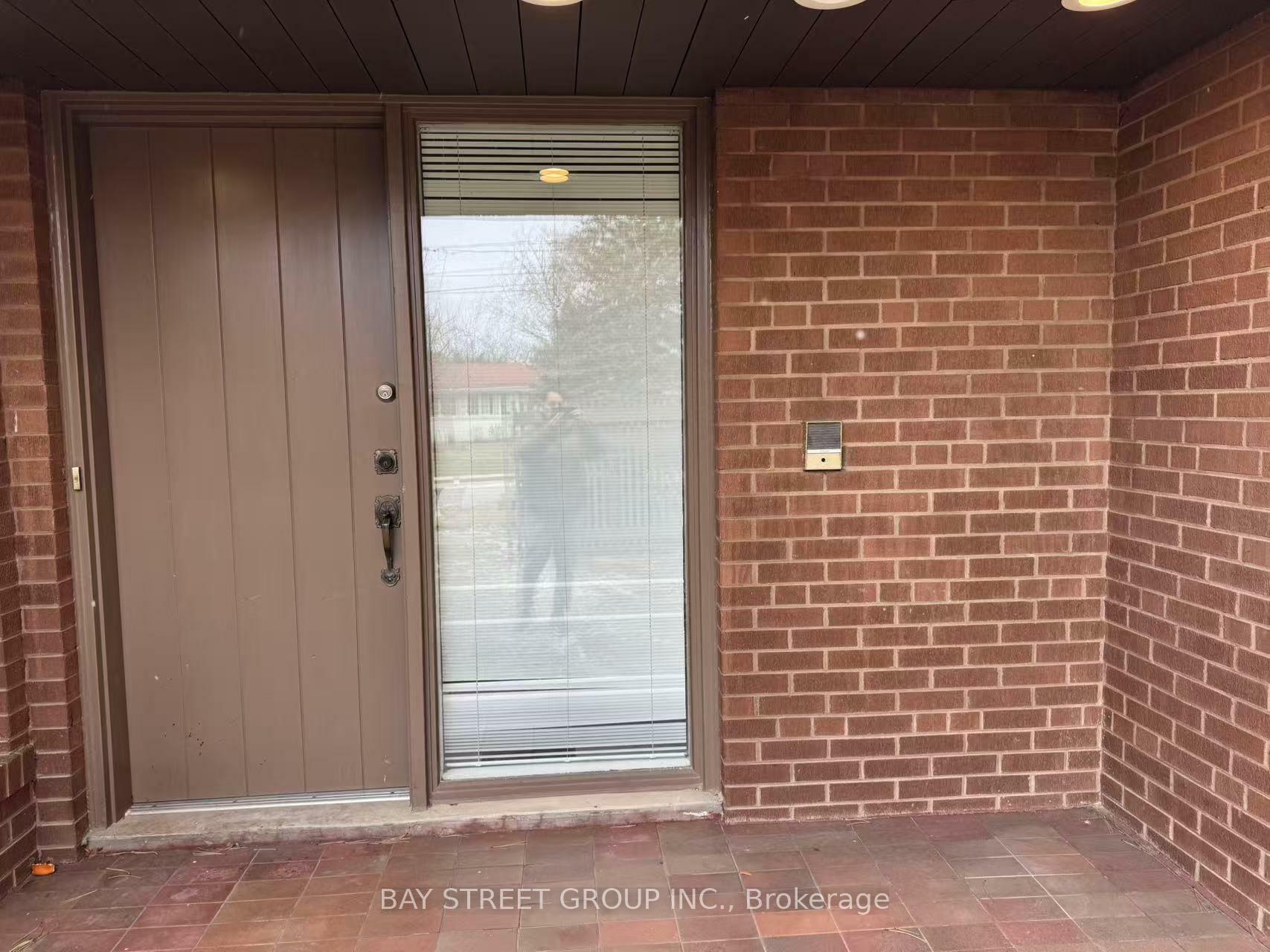 Property Photo:  29 Suncrest Drive  ON M3C 2L1 