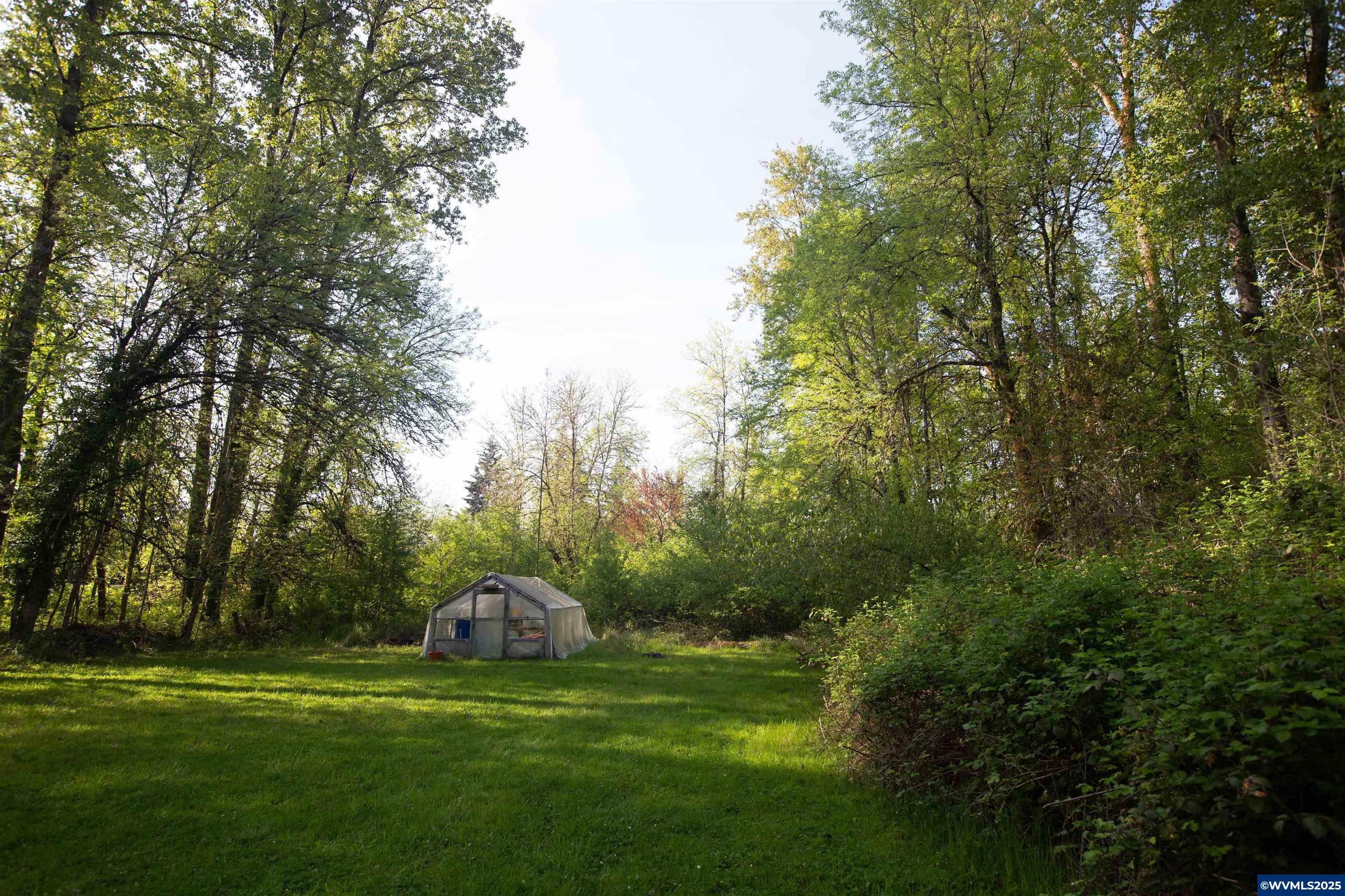 Property Photo: 1835 SW Edging Dr OR 97333