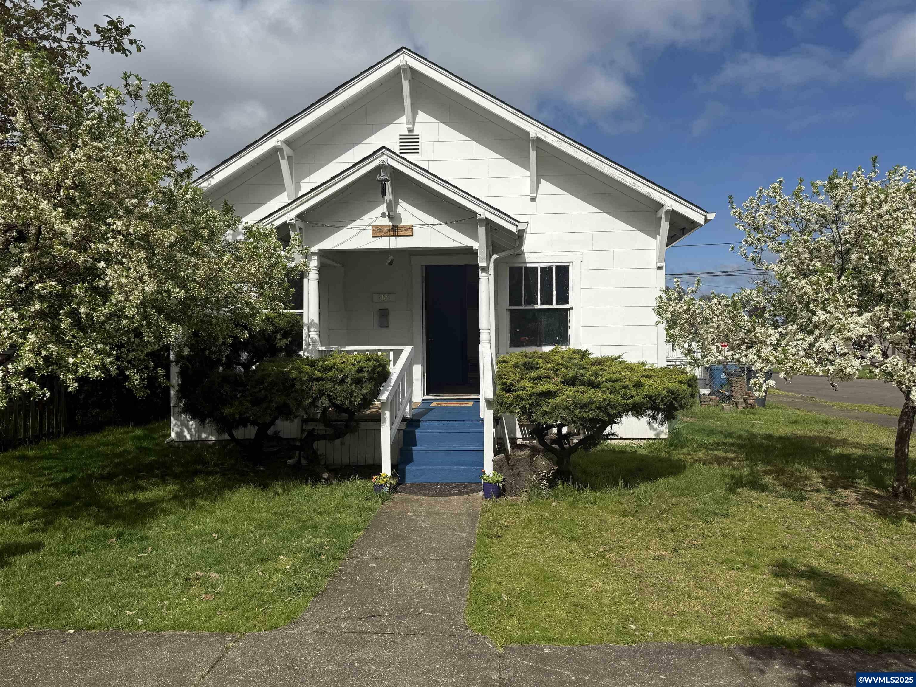 Property Photo: 505 18th St SE OR 97301