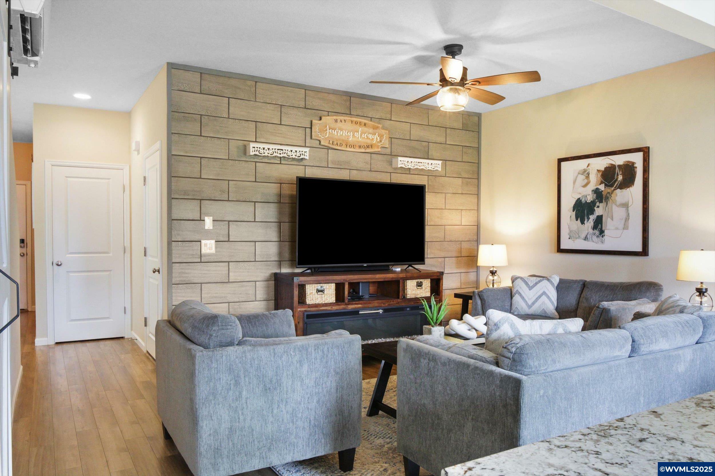 Property Photo: 5768 Joynak St S OR 97306