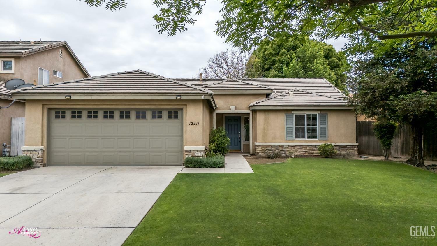 Property Photo: 12211 Stonington Street CA 93312