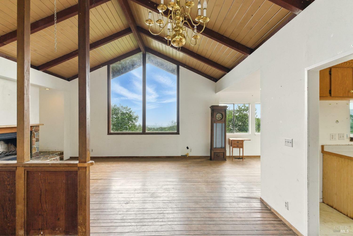 Property Photo: 2 Bayhills Drive CA 94903