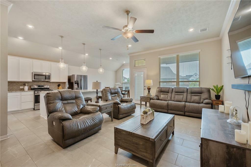 Property Photo: 4268 Harding Way TX 77802
