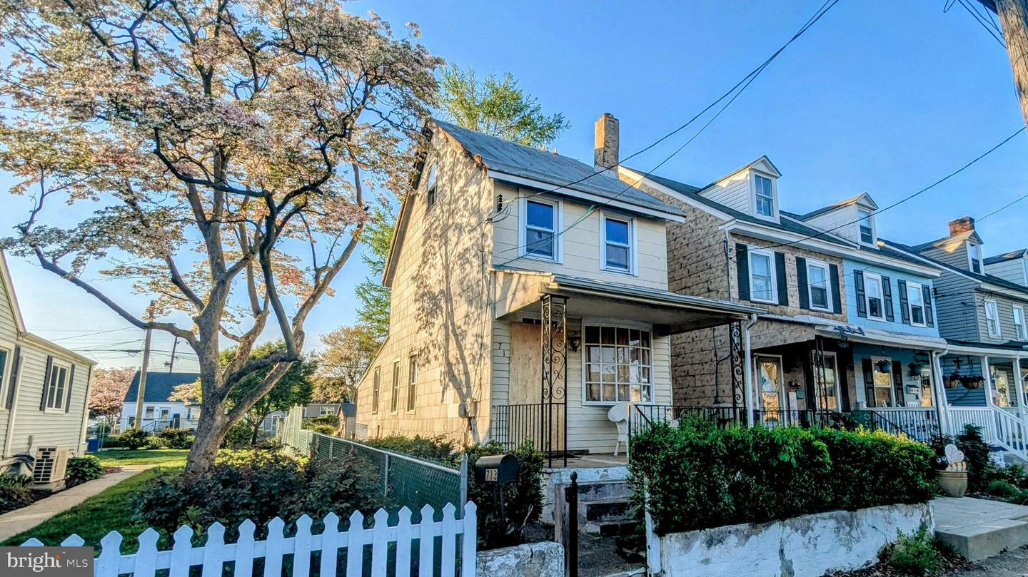 Property Photo: 713 Garden Street PA 19007