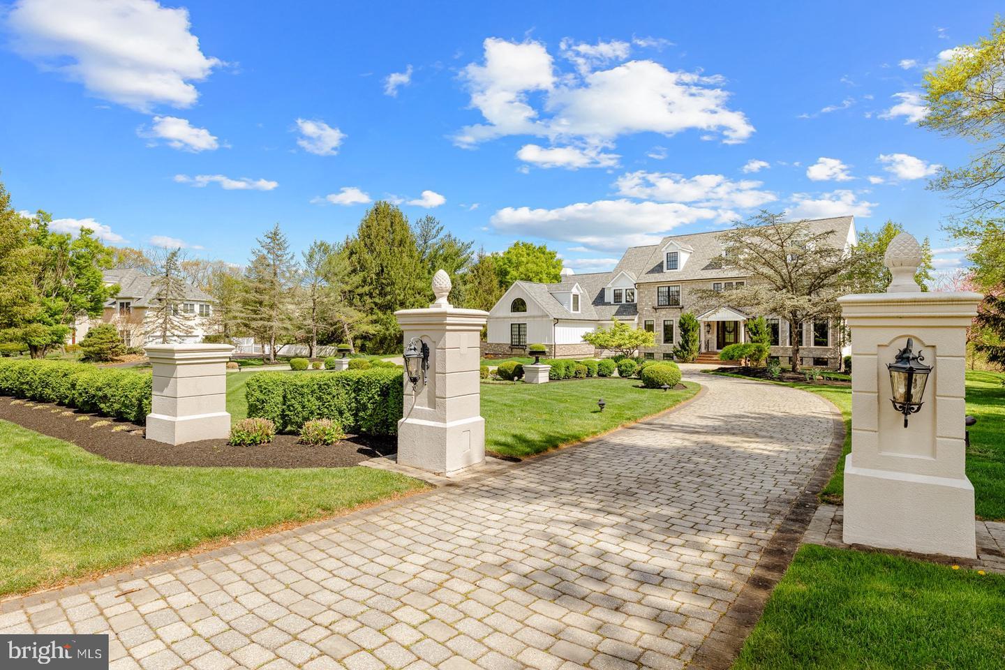 Property Photo: 24 Weatherfield Drive PA 18940