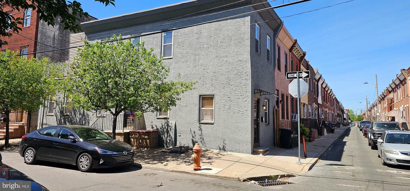 Property Photo: 900 Daly Street PA 19148