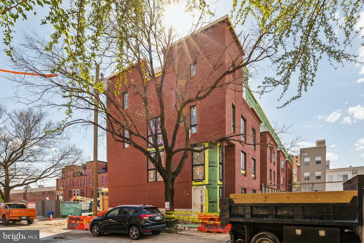 602 Brenna Walk  Philadelphia PA 19123 photo