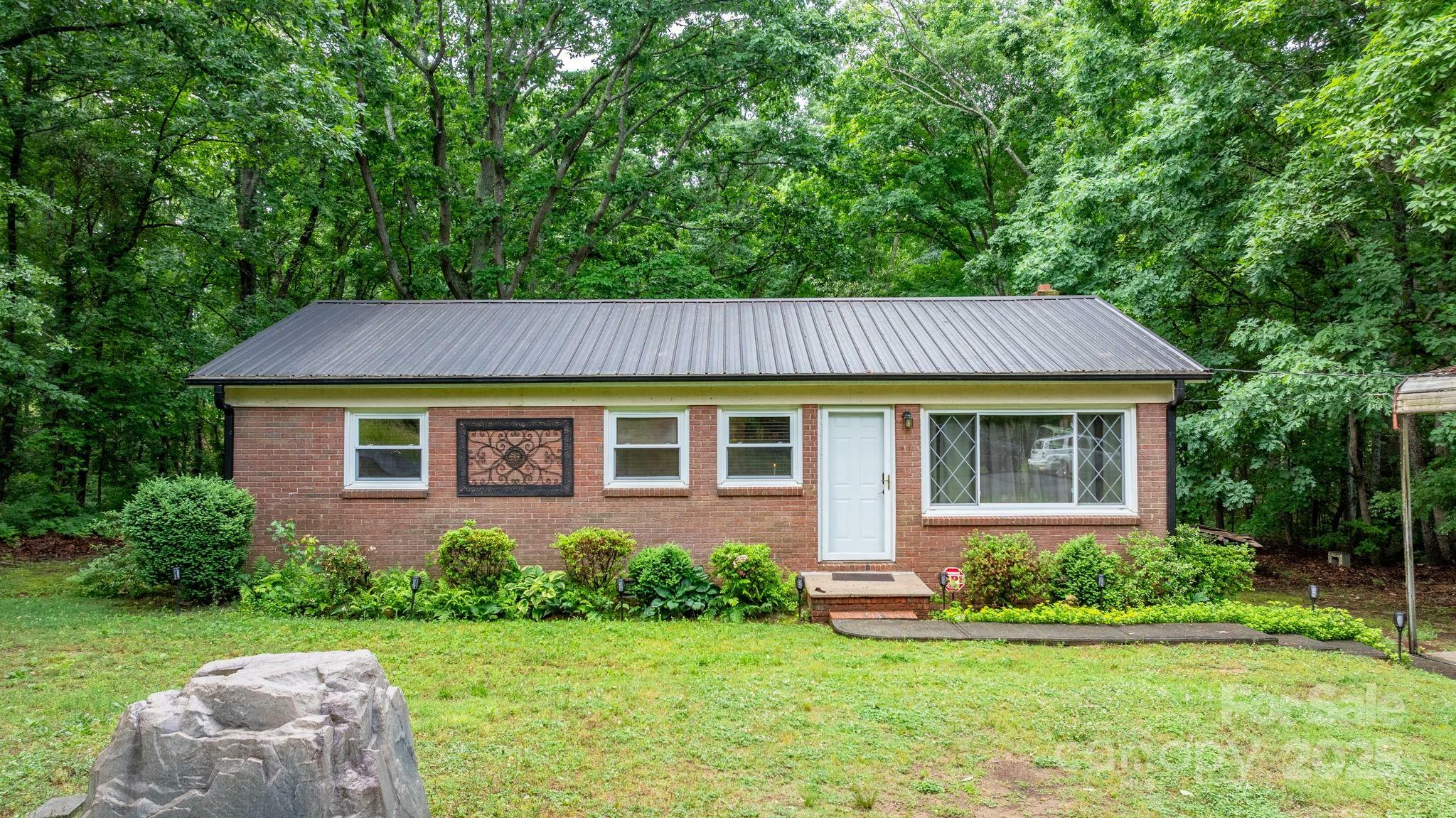Property Photo: 4705 Campground View Road NC 28609