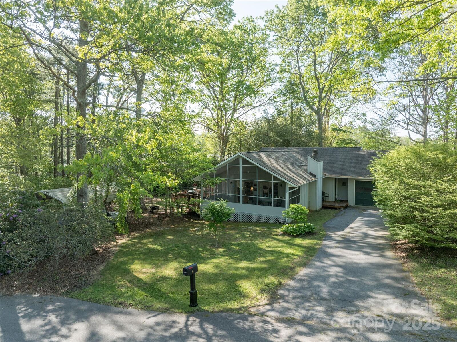 Property Photo:  61 Ashcroft Place  NC 28704 