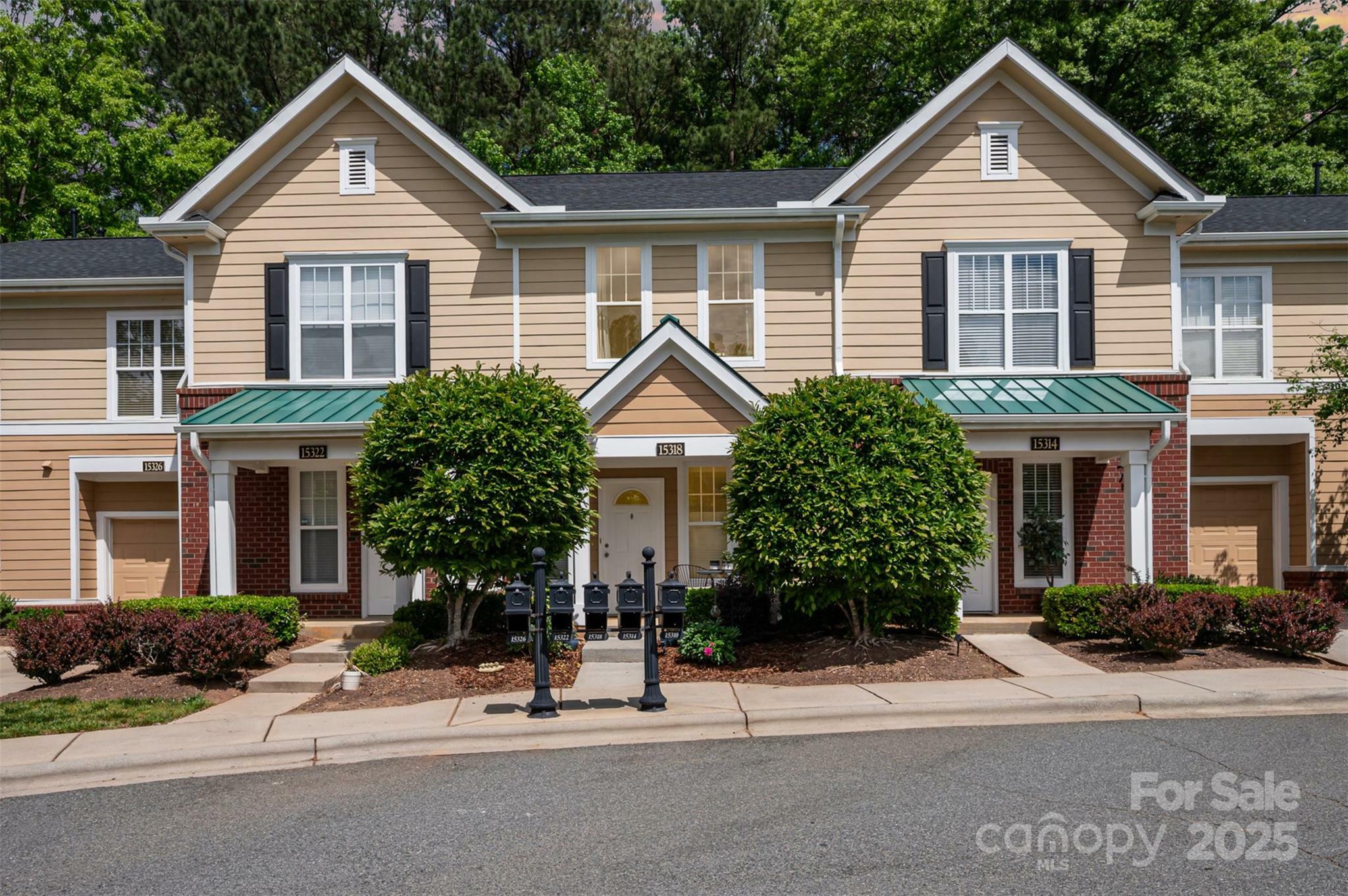 Property Photo: 15318 Coventry Court Lane NC 28277