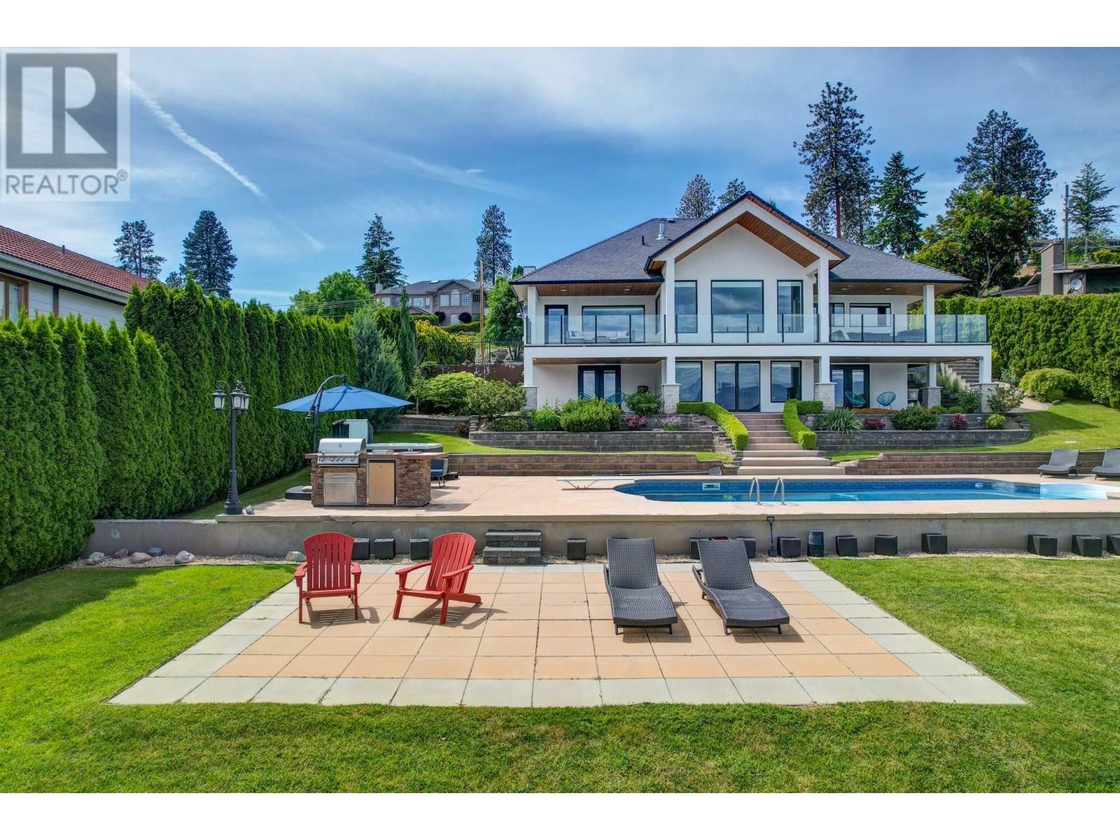 Photo de la propriété:  2821 Lakeview Road  BC V1Z 1Y5 