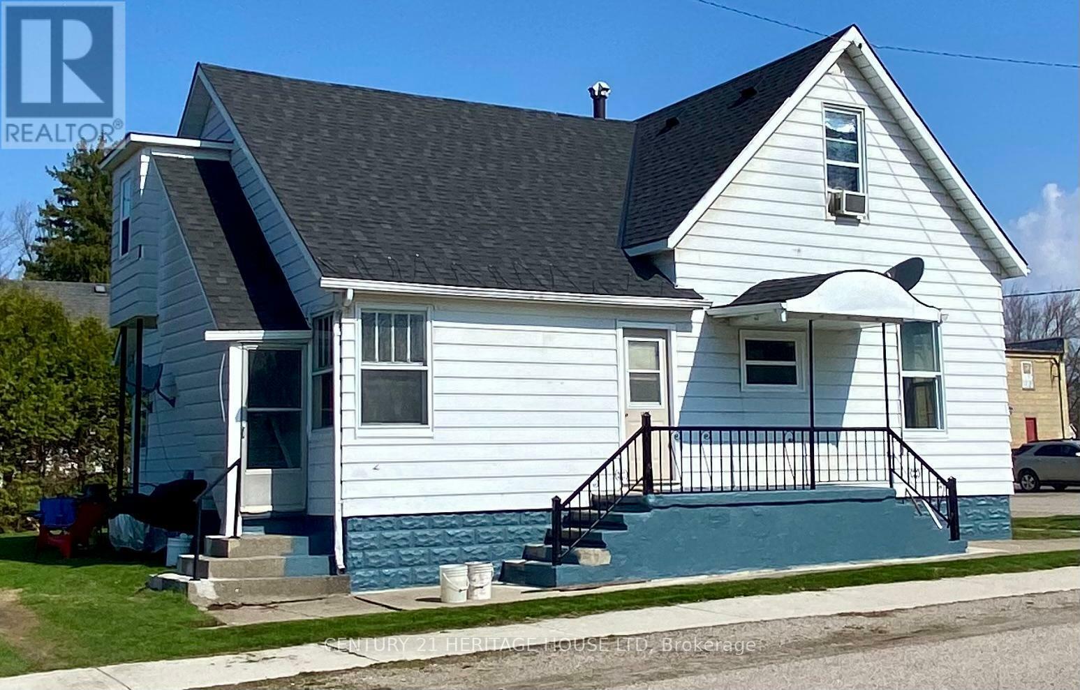 Property Photo:  151 Elm Street  ON N0P 2P0 