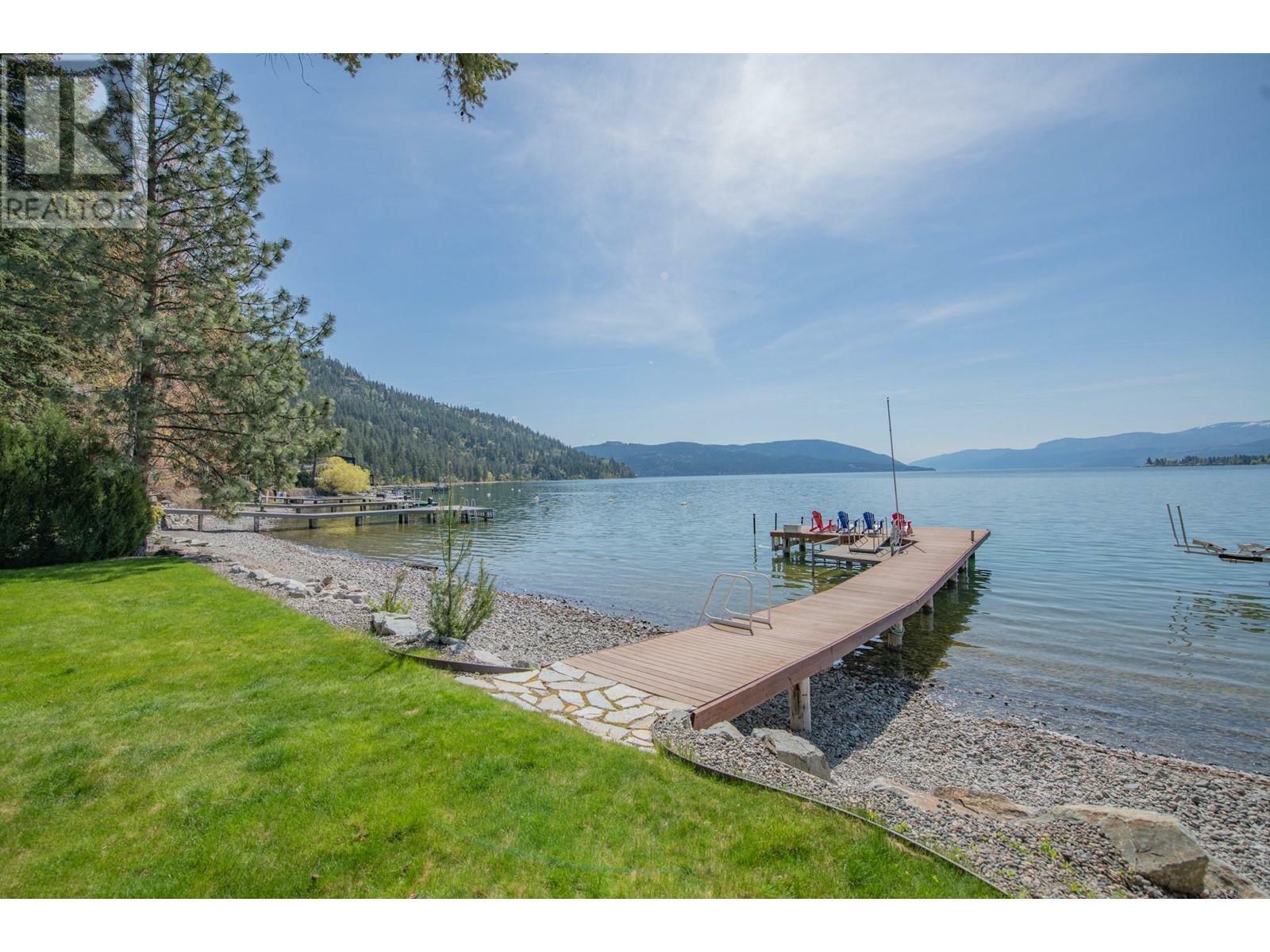 Property Photo: 100 Kestrel Place 12 BC V1H 1T6