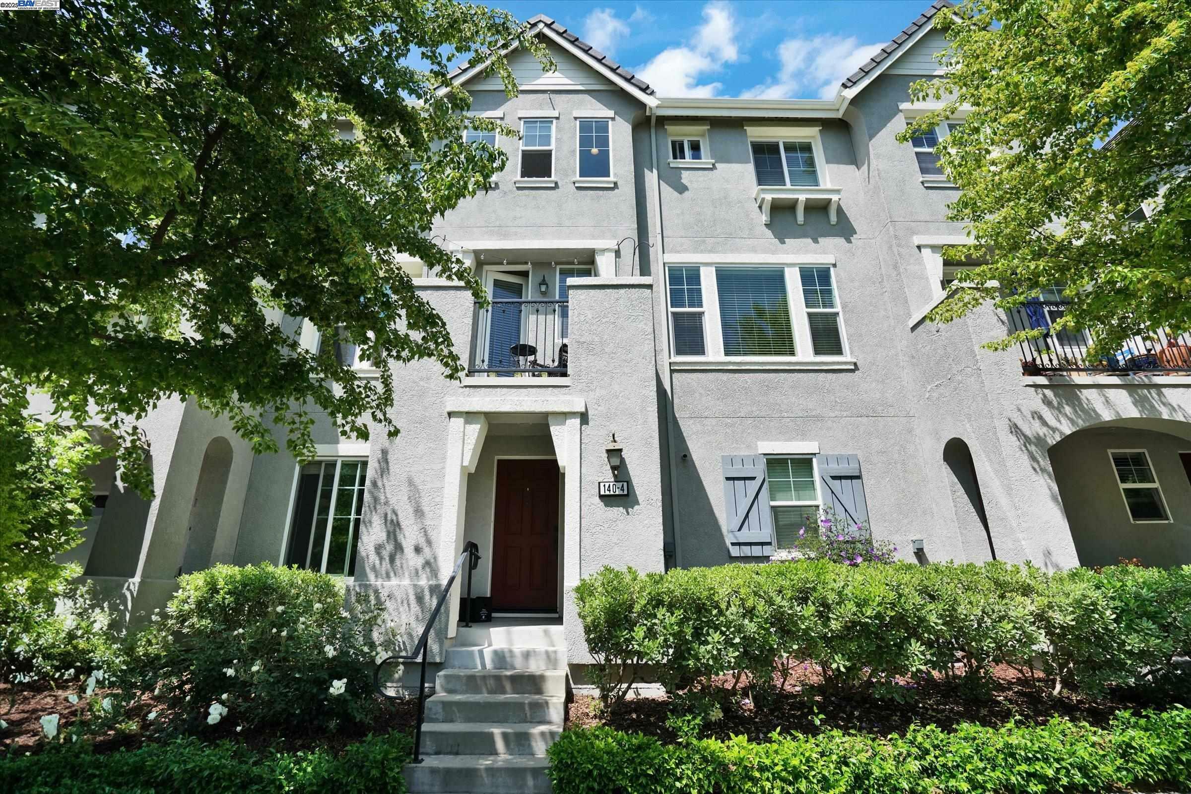 Property Photo: 140 Selby Ln 4 CA 94551