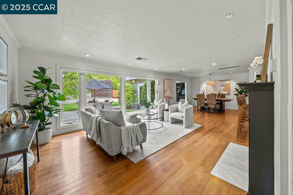Property Photo: 1110 Homestead Ave CA 94598