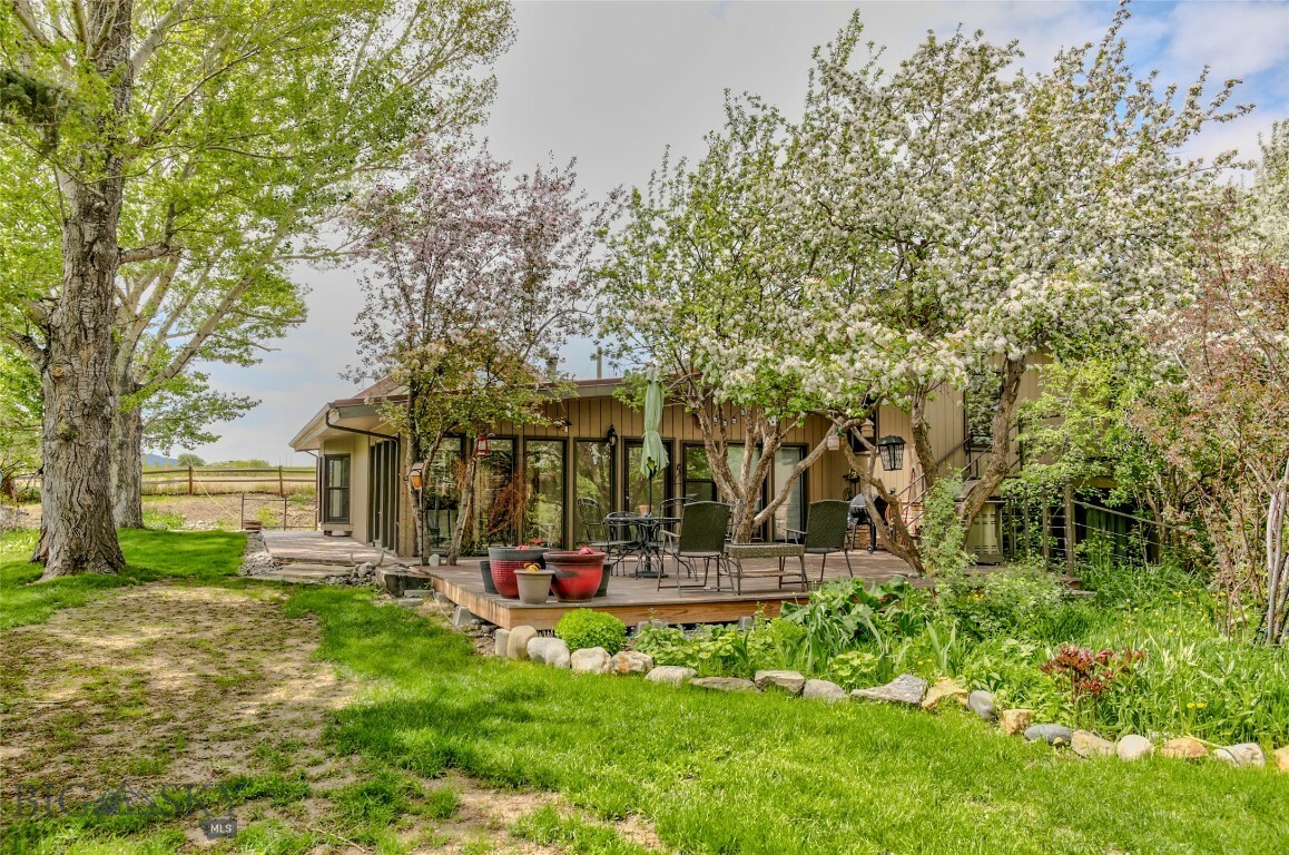Property Photo: 726 US Highway 10 W MT 59047