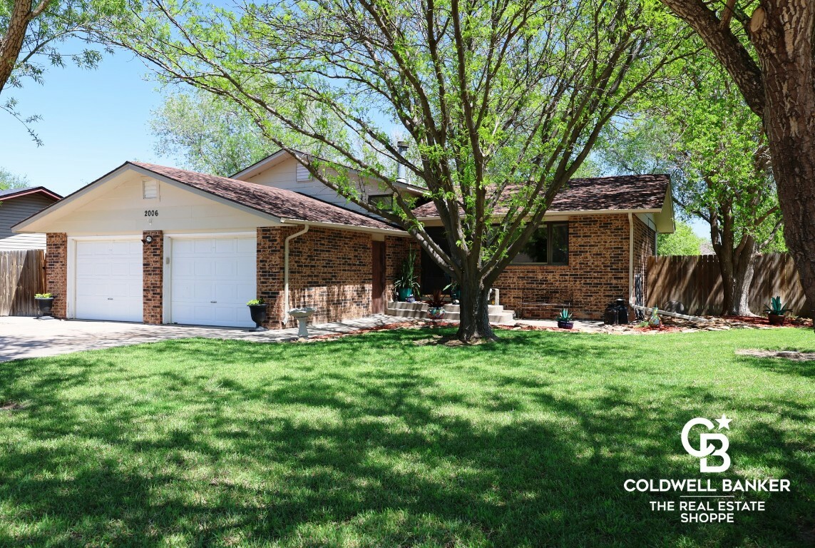 Property Photo: 2006 N Apache Drive KS 67846