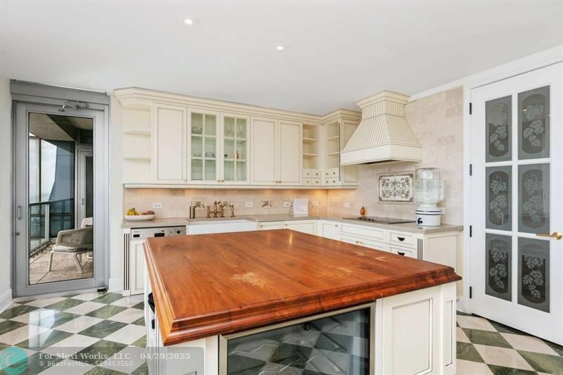 Property Photo: 1425 Brickell Ave 41B FL 33131
