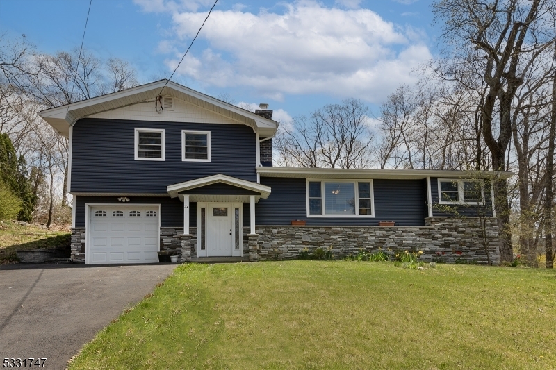 32 Woodlawn Ter  Jefferson Twp. NJ 07849 photo