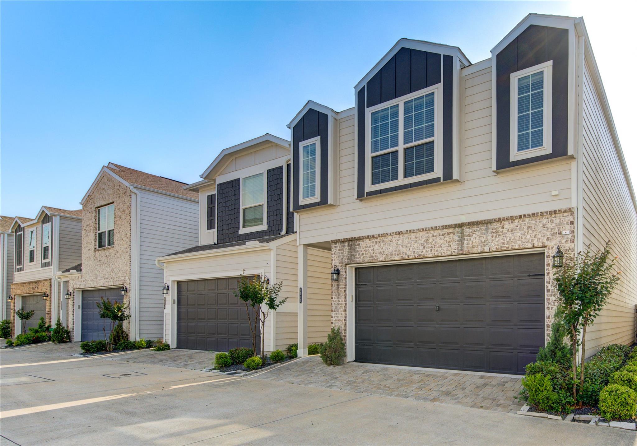 Property Photo: 1517 Canter Bayou Way TX 77043