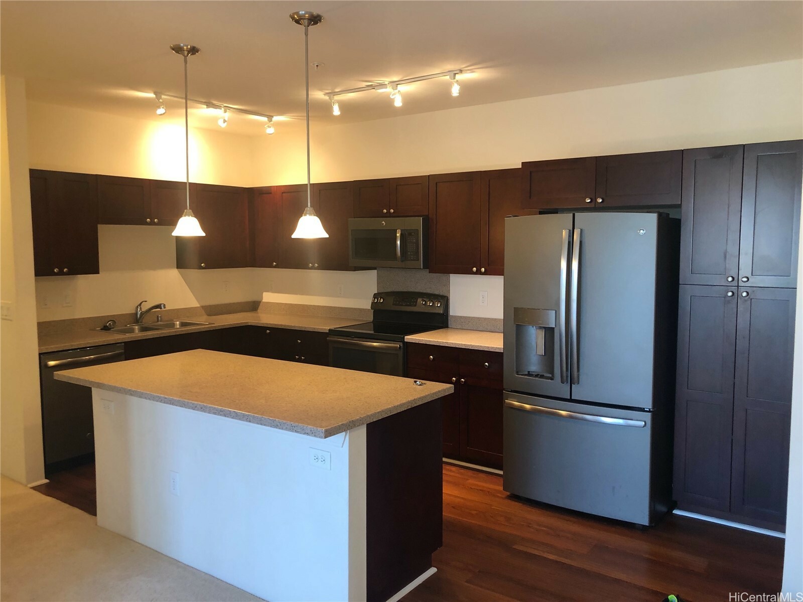 Property Photo: 1020 Kakala Street 816 HI 96707