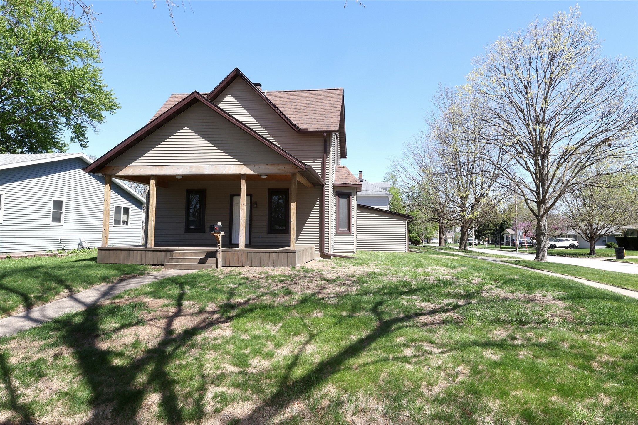 Property Photo: 204 Monona Street IA 50036