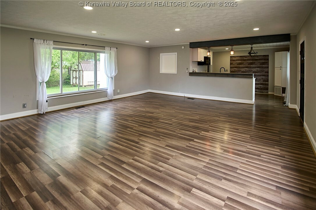 Property Photo: 900 Main Avenue WV 25143