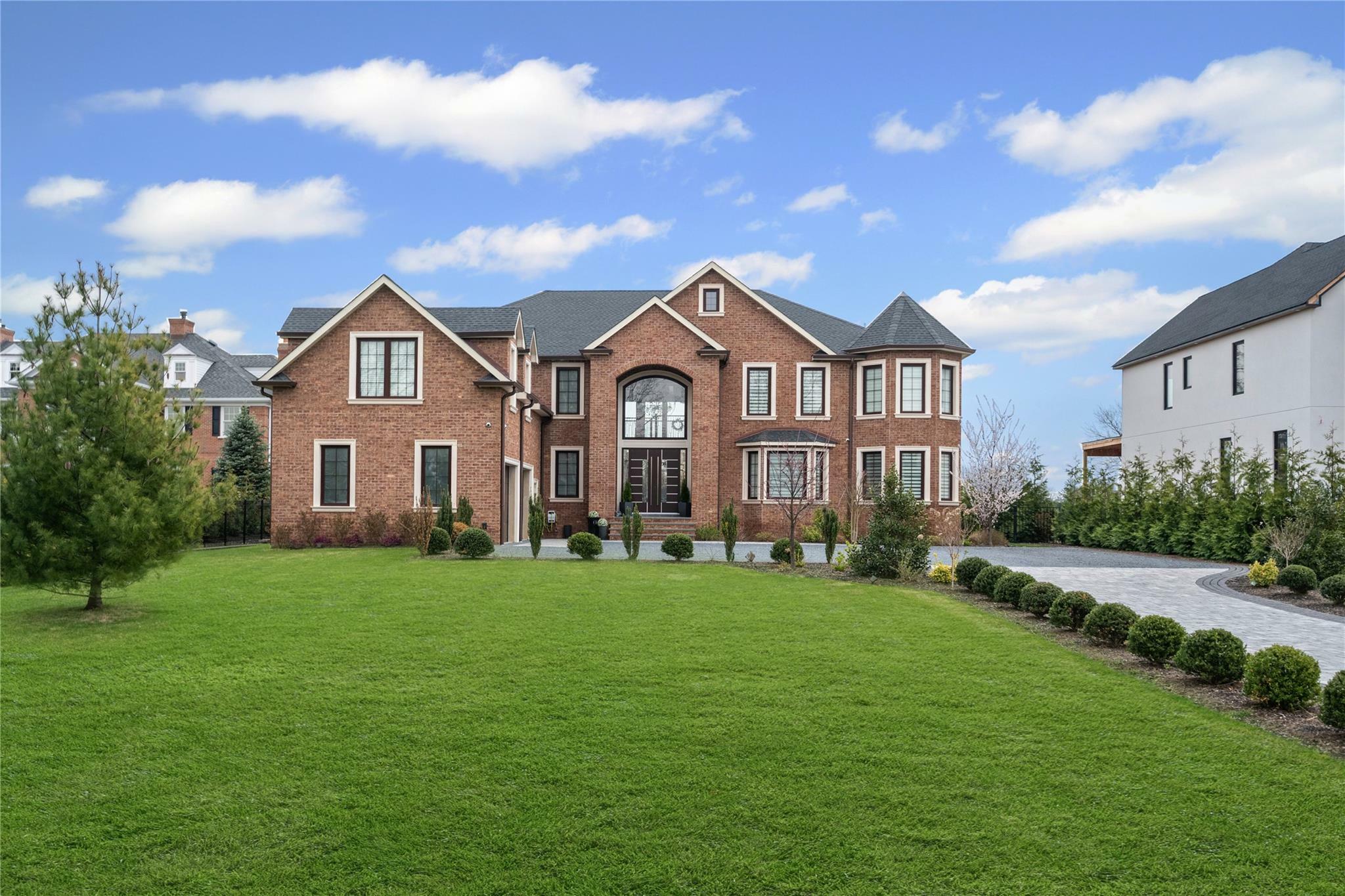 Property Photo:  185 Willetts Lane  NY 11795 