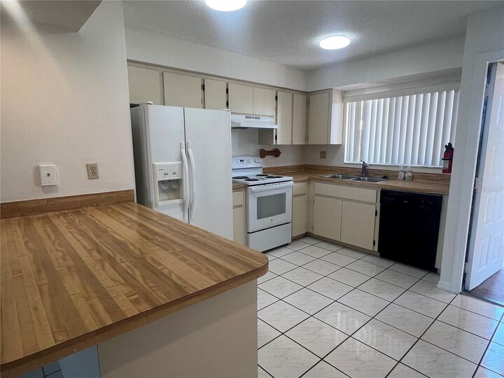 Property Photo:  1330 Rio De Janeiro Avenue 3  FL 33983 
