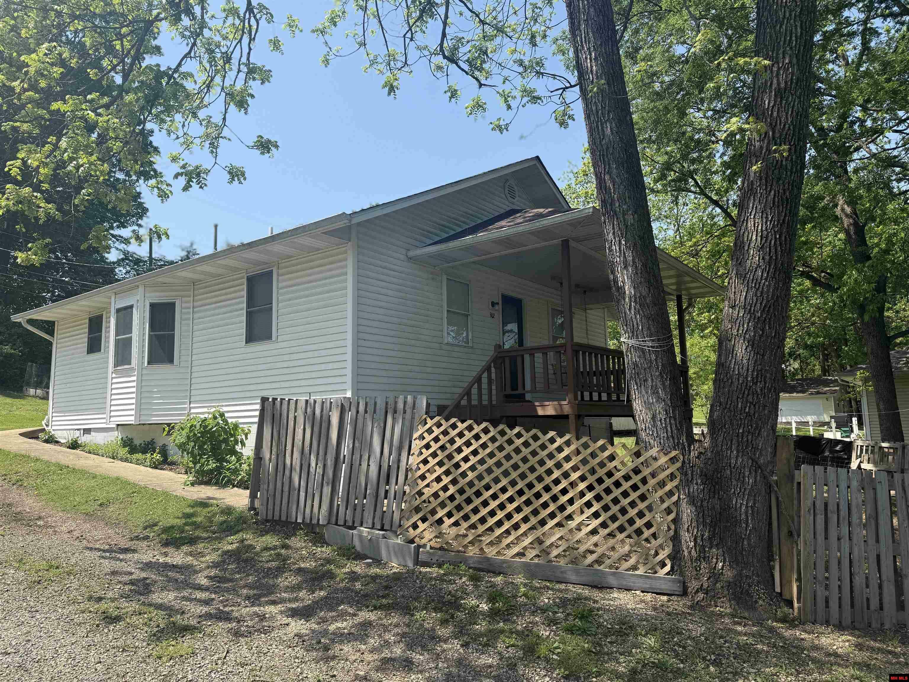 Property Photo: 502 Walnut Street AR 72634