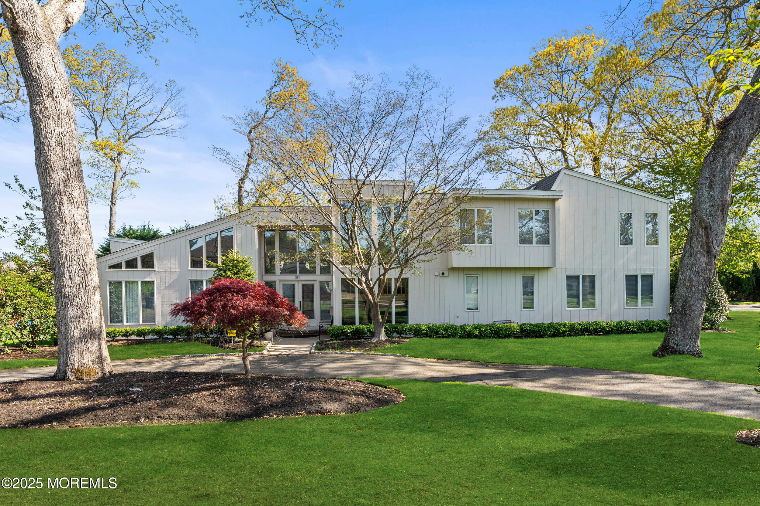 311 Park Avenue  Oakhurst NJ 07755 photo