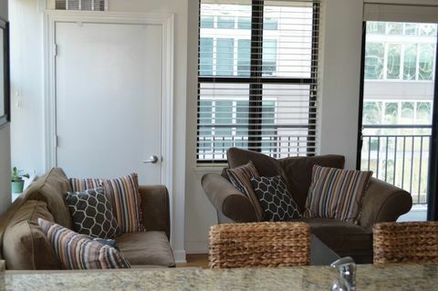 Property Photo: 451 W Huron Street 1412 IL 60654