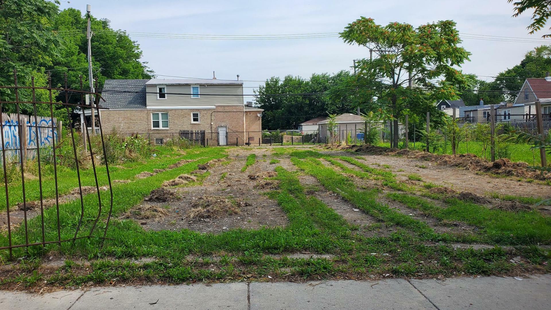 3516 W Chicago Avenue  Chicago IL 60651 photo