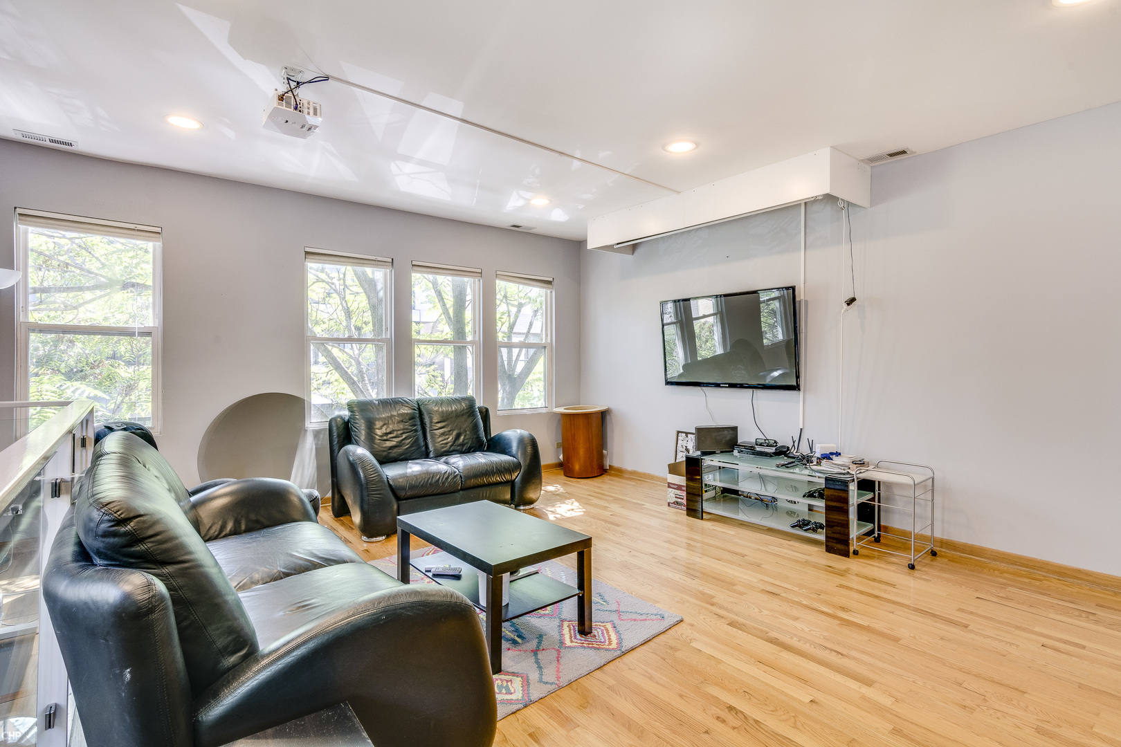 Property Photo: 1538 W Fry Street IL 60642