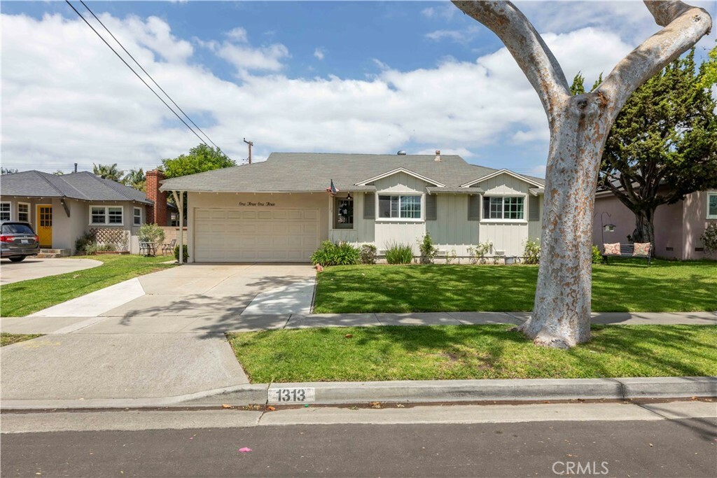 Property Photo: 1313 Sudene Avenue CA 92831