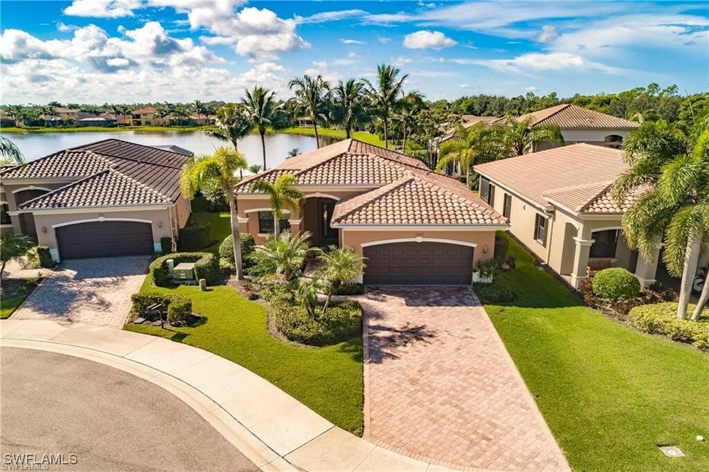 Property Photo:  3812 Columbia Court  FL 34119 