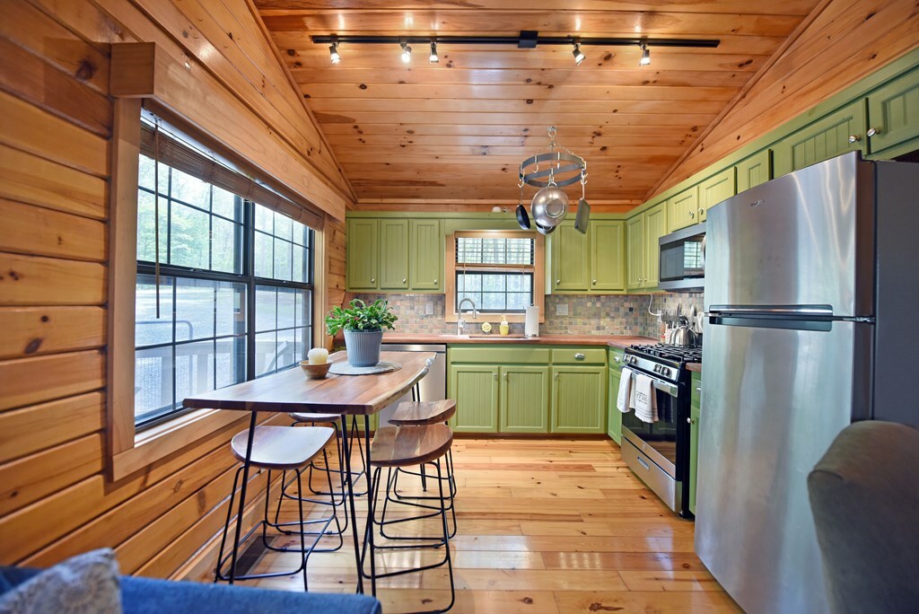 Property Photo:  112 Sunrise Lane  GA 30513 