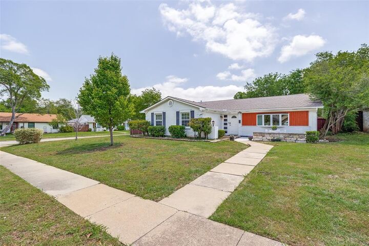 Property Photo: 1215 Cloverdale Drive TX 75080