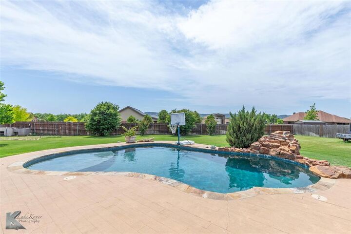 Property Photo:  102 Wait Station Avenue  TX 79562 