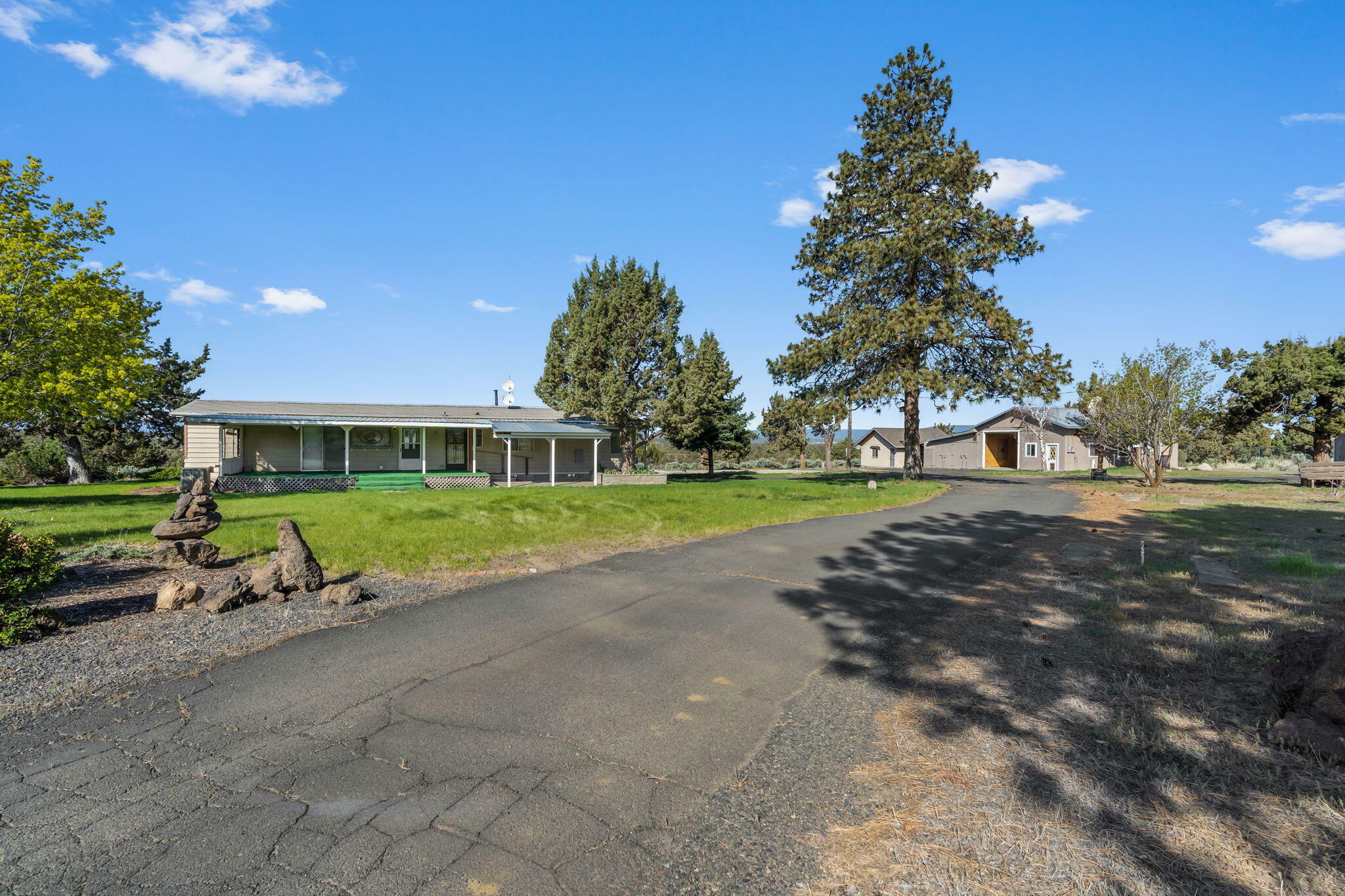 Property Photo: 16568 SW Steelhead Road OR 97760