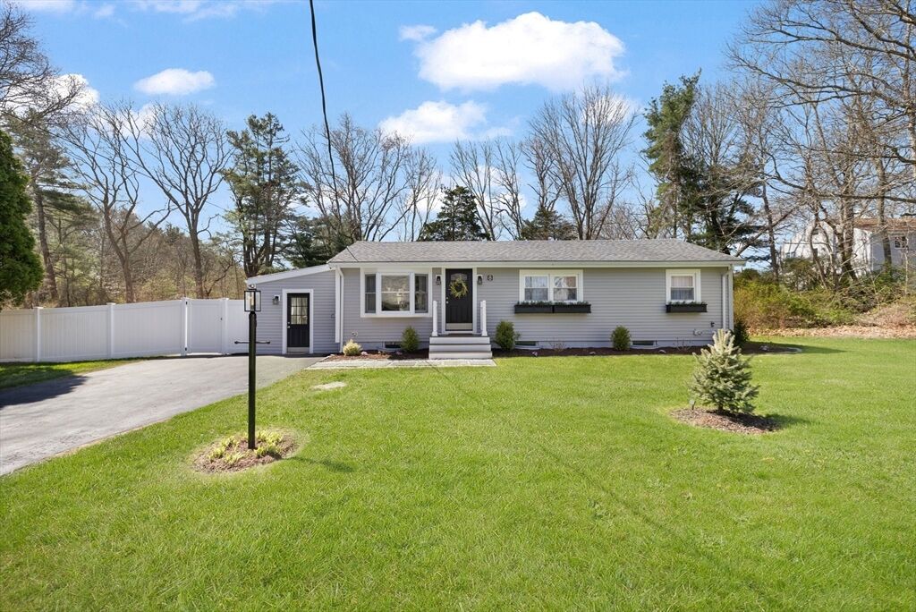 Property Photo:  8 Whelden Ln  MA 02743 