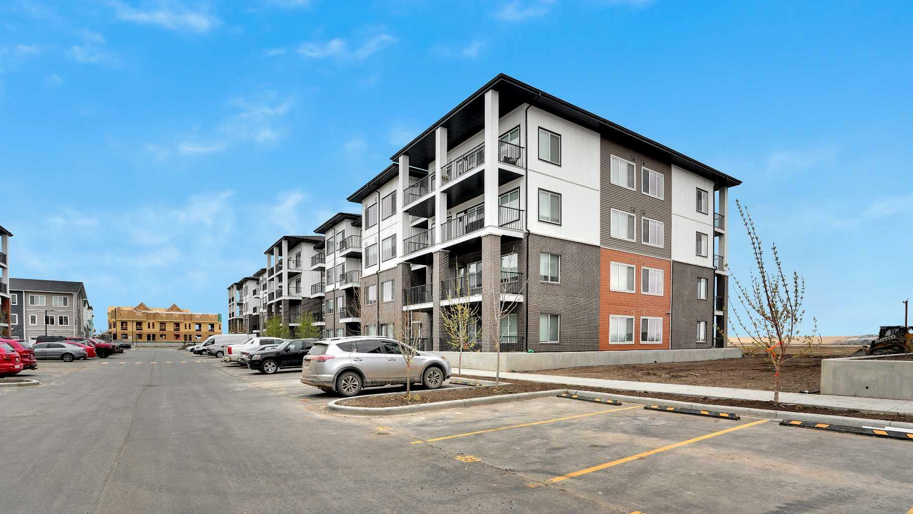 Photo de la propriété: 6 Merganser Drive W 4415 AB T1X 2Y2
