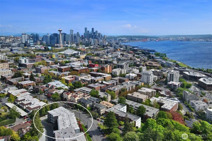 Property Photo:  500 W Olympic Place 104  WA 98119 