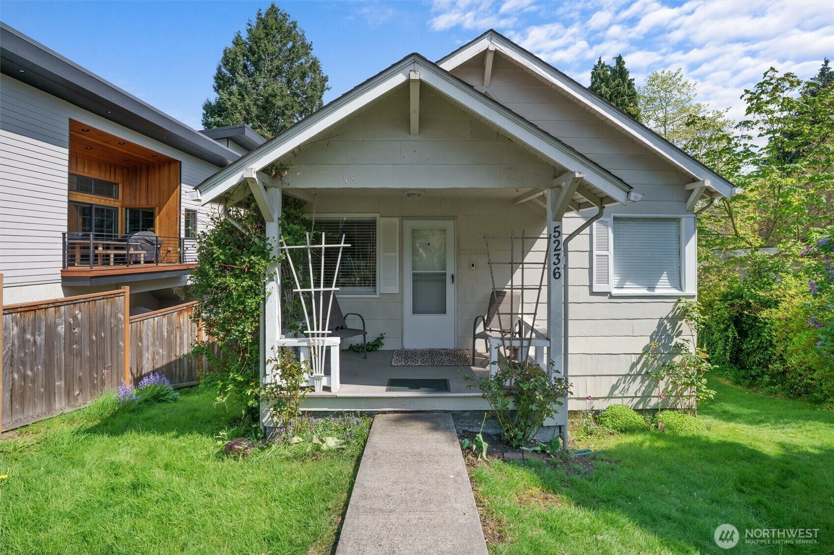 Property Photo: 5236 40th Avenue SW WA 98136