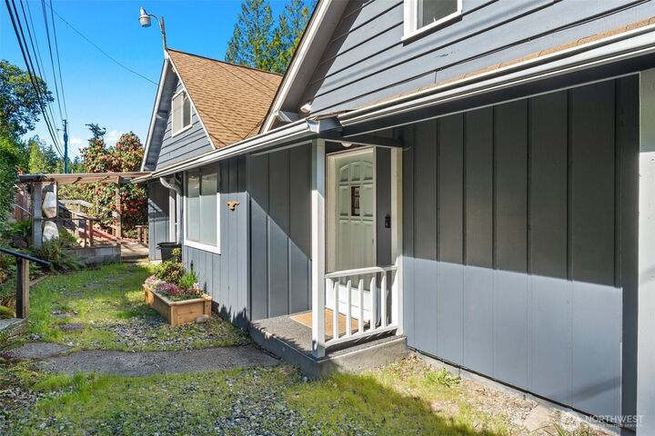 Property Photo:  14103 E State Route 106  WA 98528 