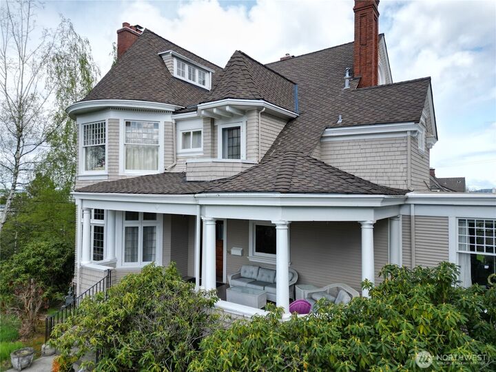 Property Photo:  523 N Tacoma Avenue  WA 98403 