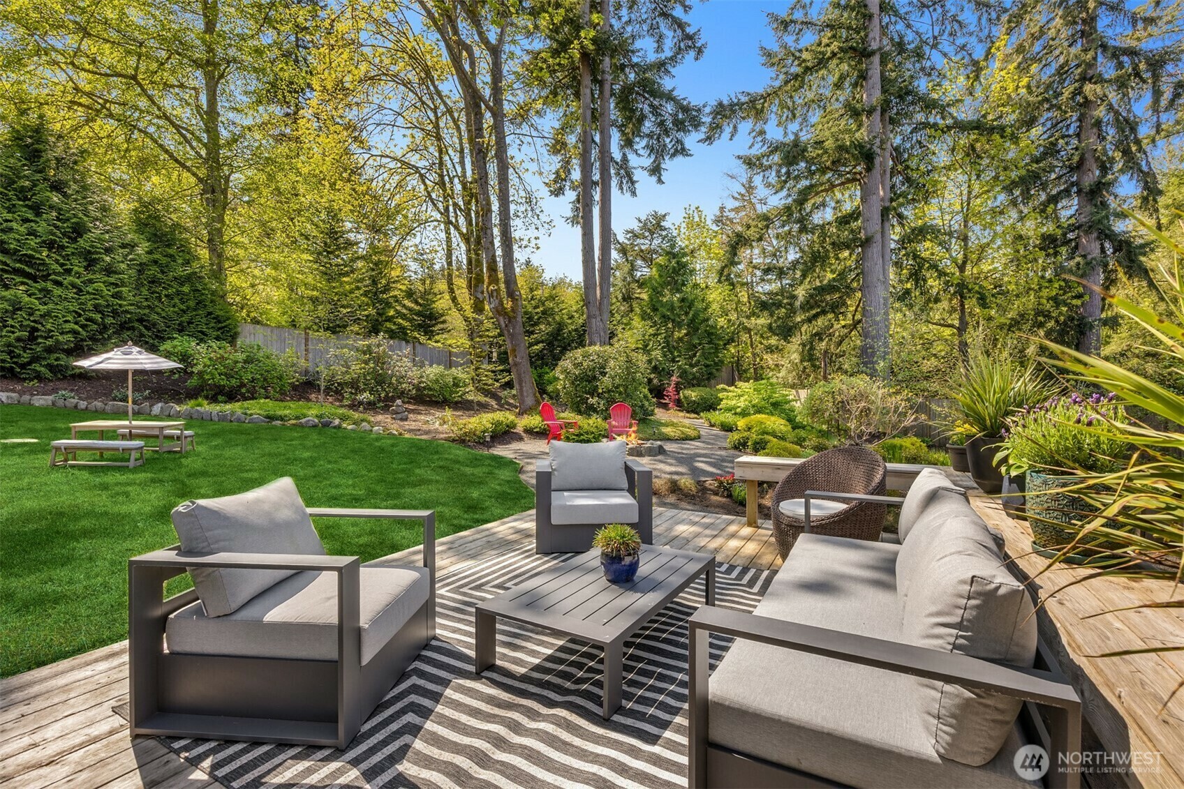 Property Photo:  9165  Burlingame Court NE  WA 98110 