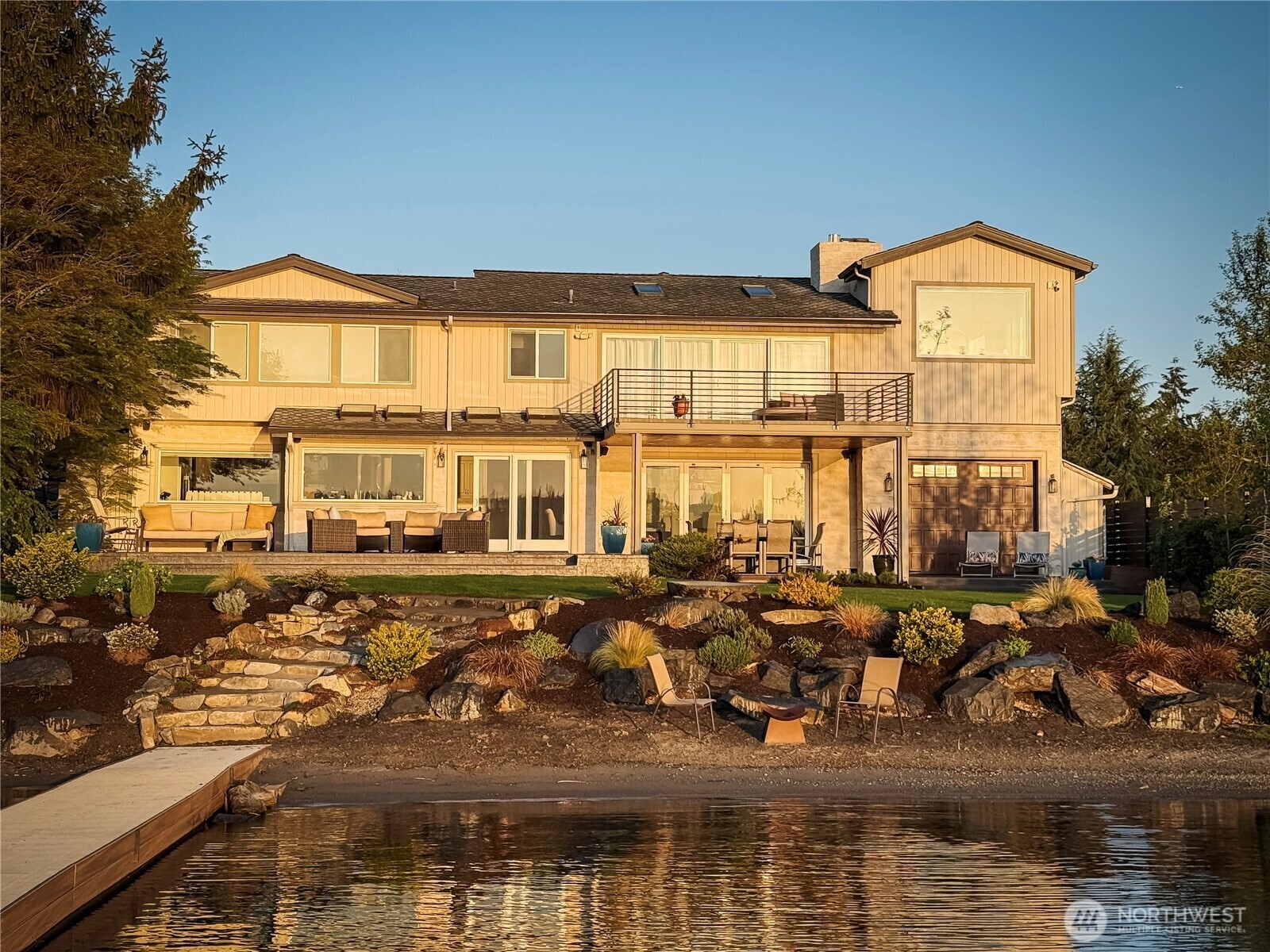 Property Photo: 4704 194th Ave SE WA 98027