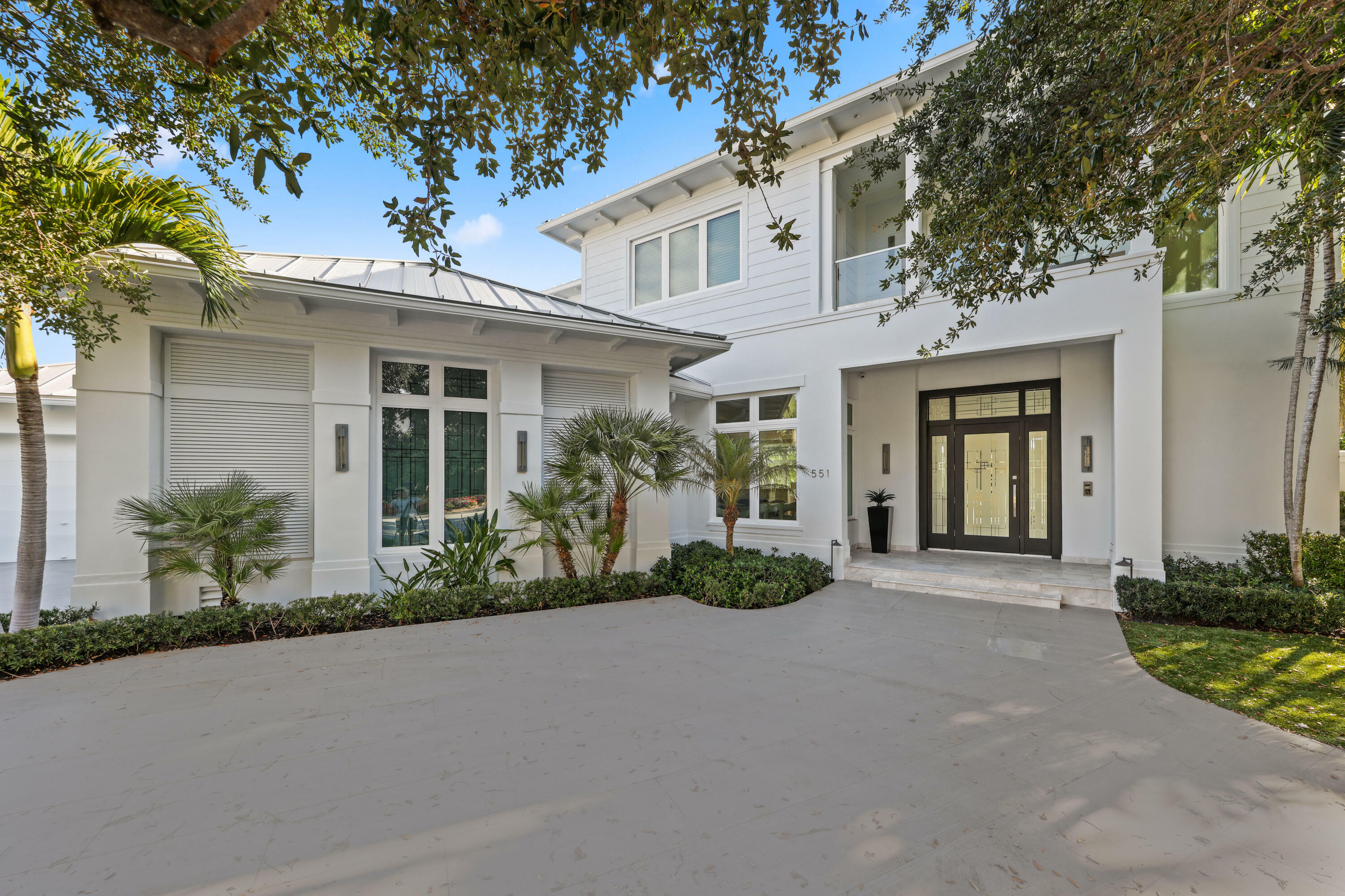 Property Photo: 551 NE Waterway Lane FL 33432