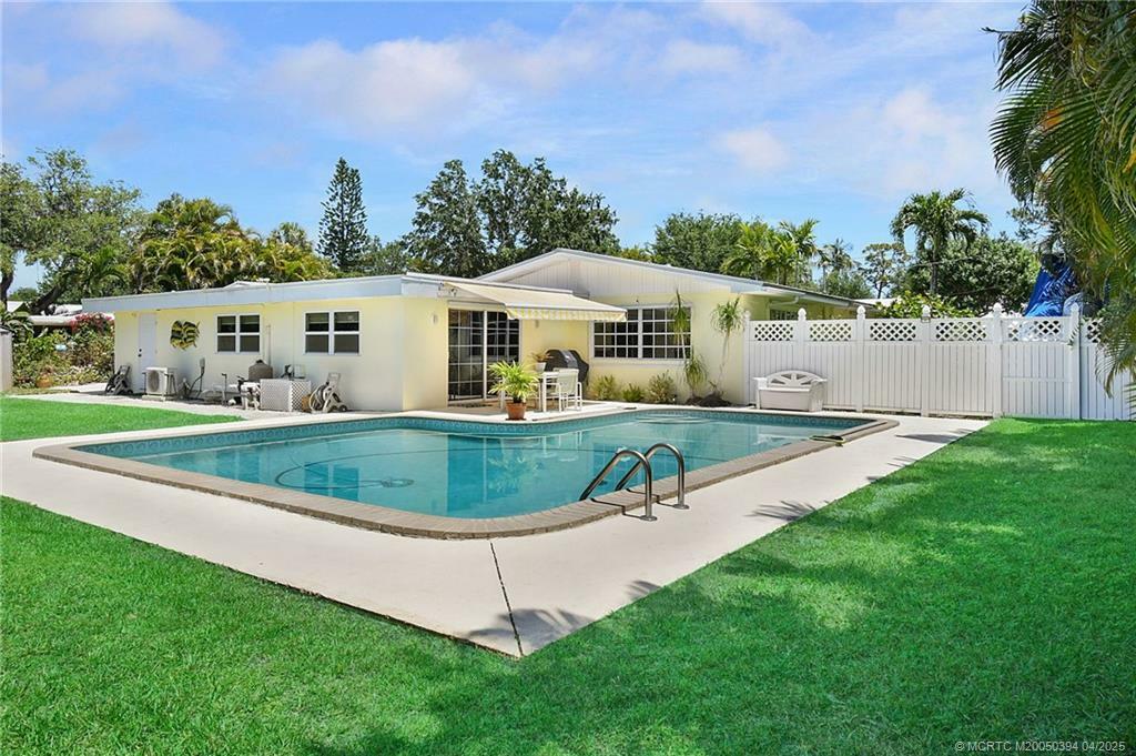 Property Photo: 906 SW Magnolia Bluff Drive FL 34990